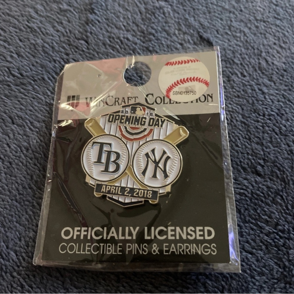 Wincraft MLB Opening Day Pin Yankees vs. Tampa Bay 2018